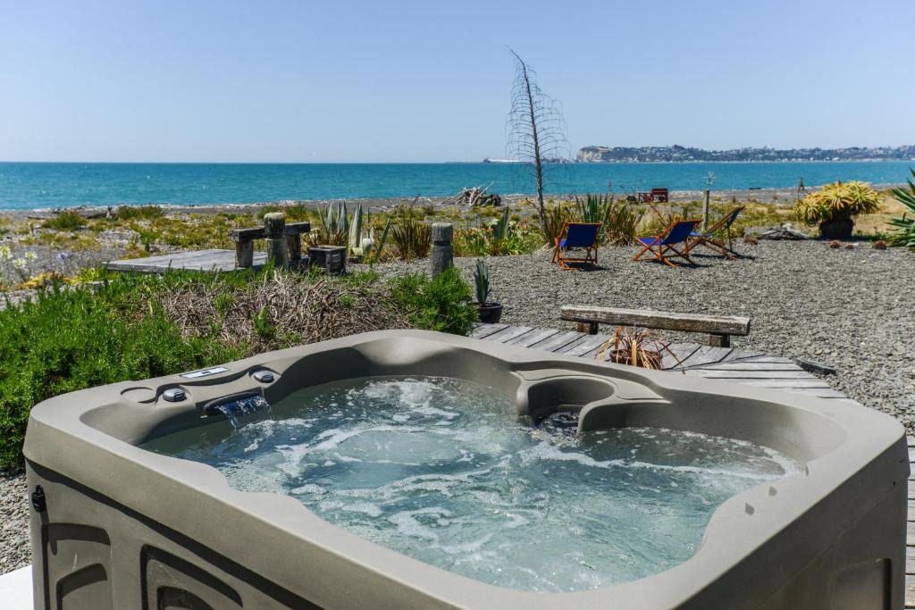 Napier Bed & Breakfast | Absolute Beachfront B&B
