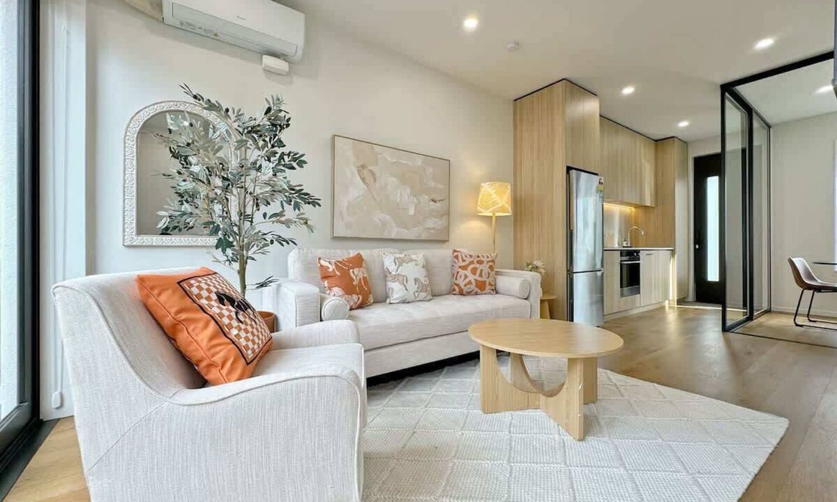 Grey Lynn Condo | City Haven Retreat 2BR Townhouse vs AC & Backyard