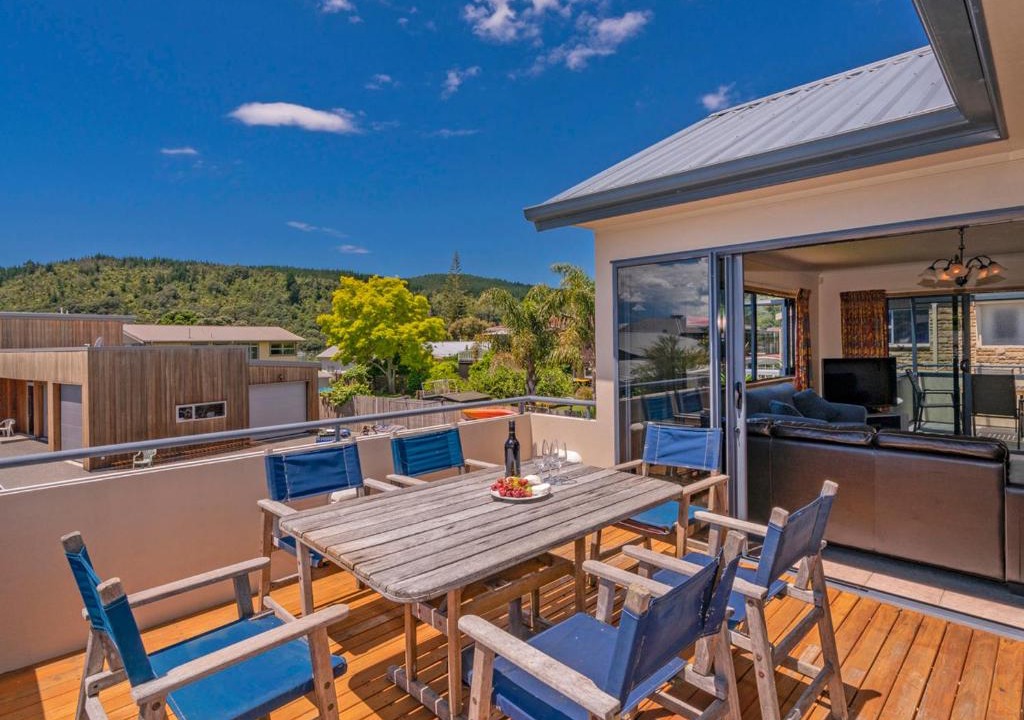 Whangamata House | Coral Castle - Whangamata Holiday Home