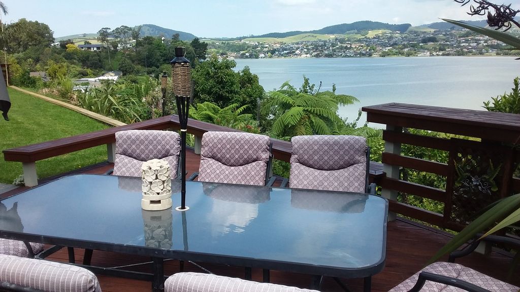 Maungatapu Bed & Breakfast | Edgewater Villa. A tropical Homestay BnB in Tauranga.