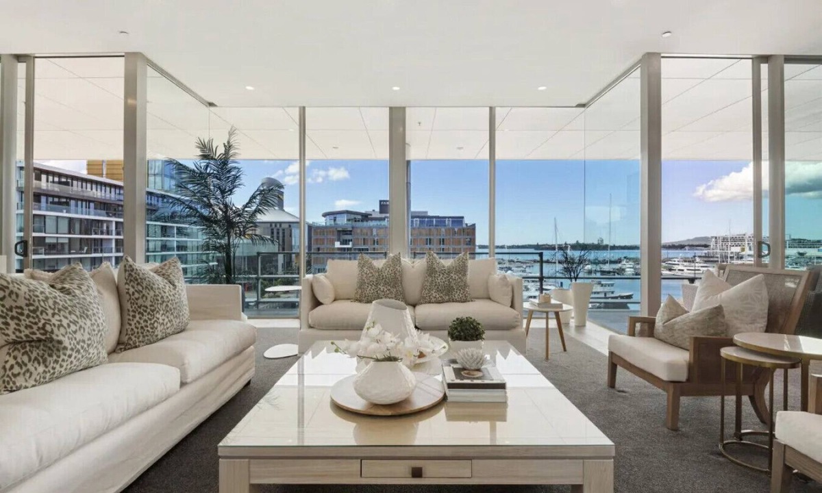 Auckland Central Business District Apartment | Exclusive Waterfront Penthouse