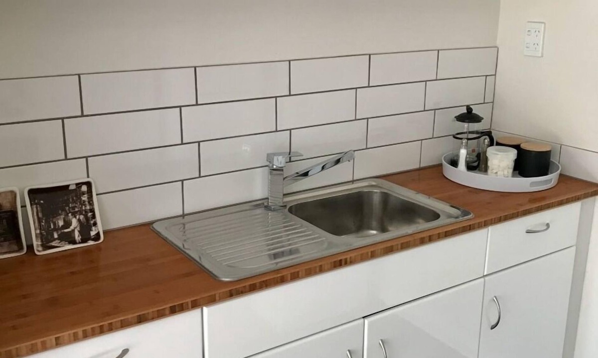 Dunedin City Centre Apartment | Fully renovated City Villa with 2 large bedrooms.