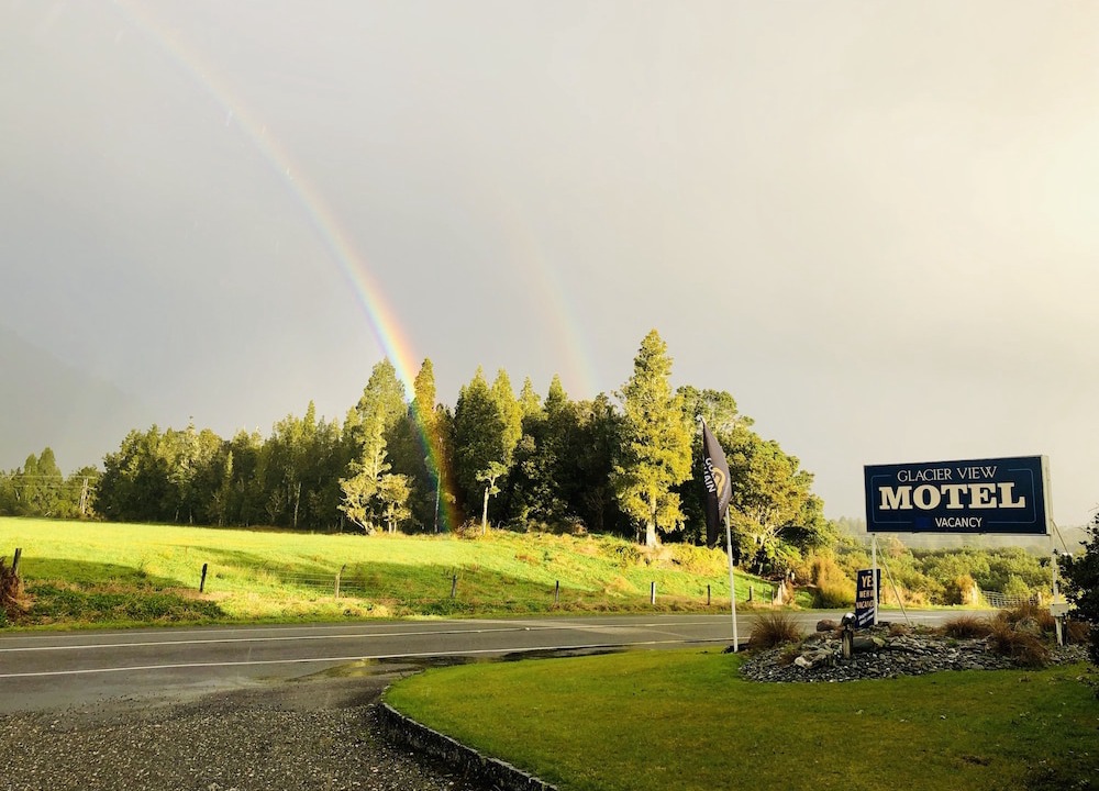 Franz Josef Glacier Hotel | Glacier View Motel - Franz Josef