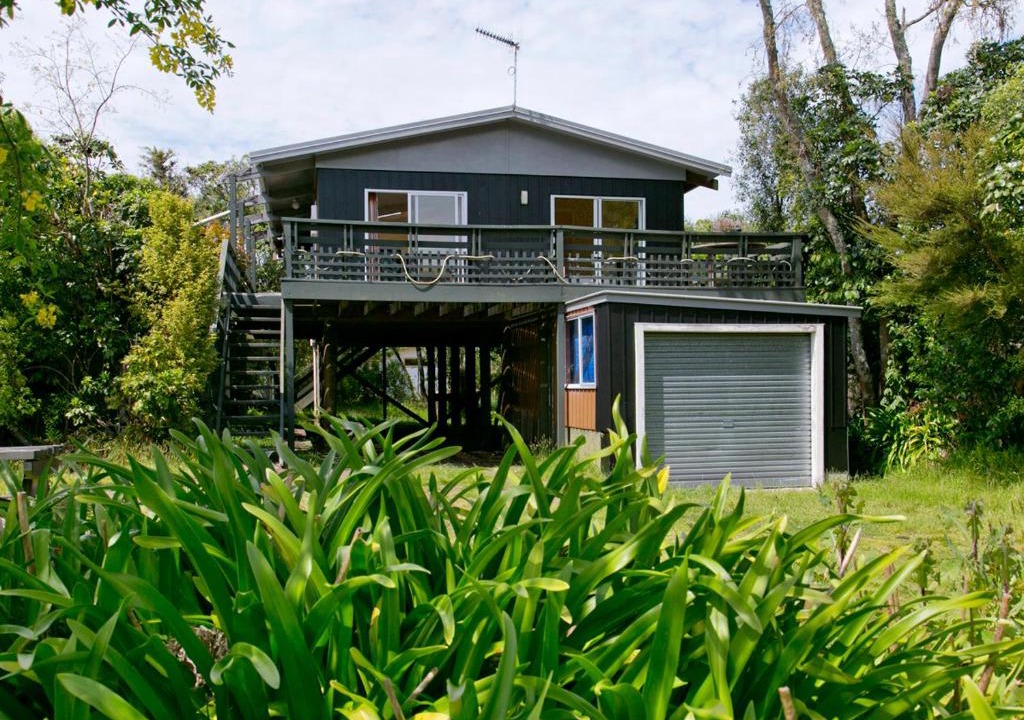 Kuratau House | Kiwi Cutie - Kuratau Bach
