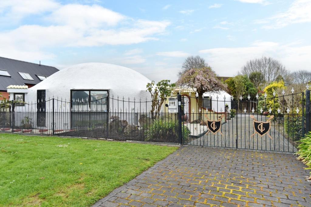 Burnside House | Koepel House - Christchurch Holiday Homes