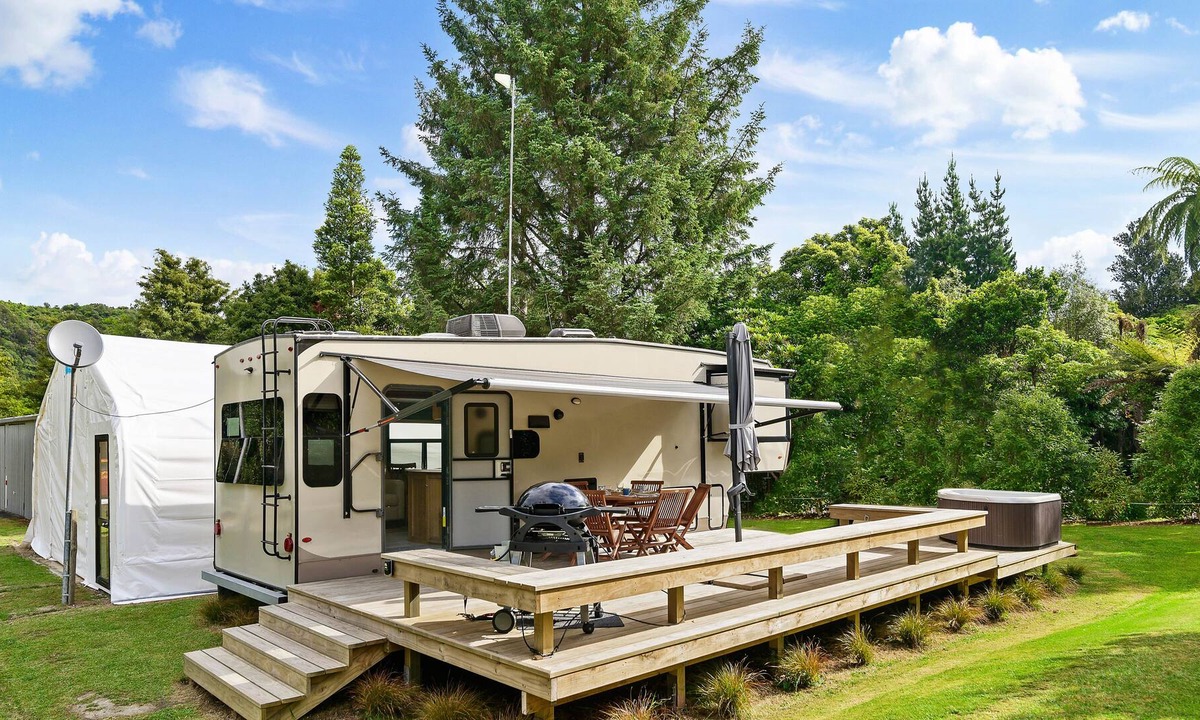 Lake Tarawera House | LAKE TARAWERA LUXURY ACCOMODATION