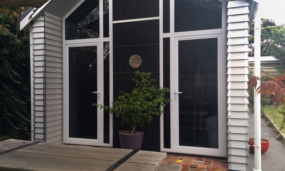 Havelock North House | Little House - a small building in suburban Havelock North