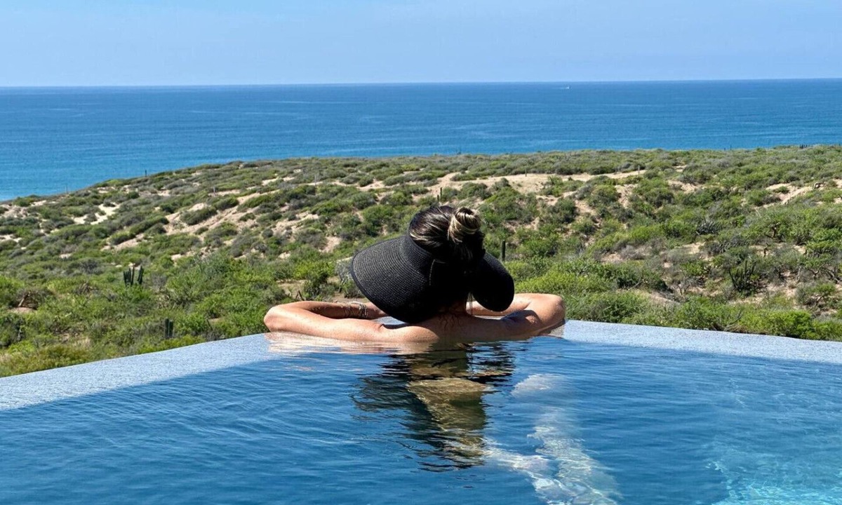Vinorama Villa | Luxury Seaside Villa For 8 adults Beach-Spa-Pool