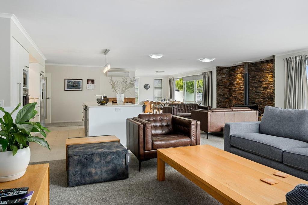 Lake Hawea House | Maison de Maude - Lake Hawea Holiday Home