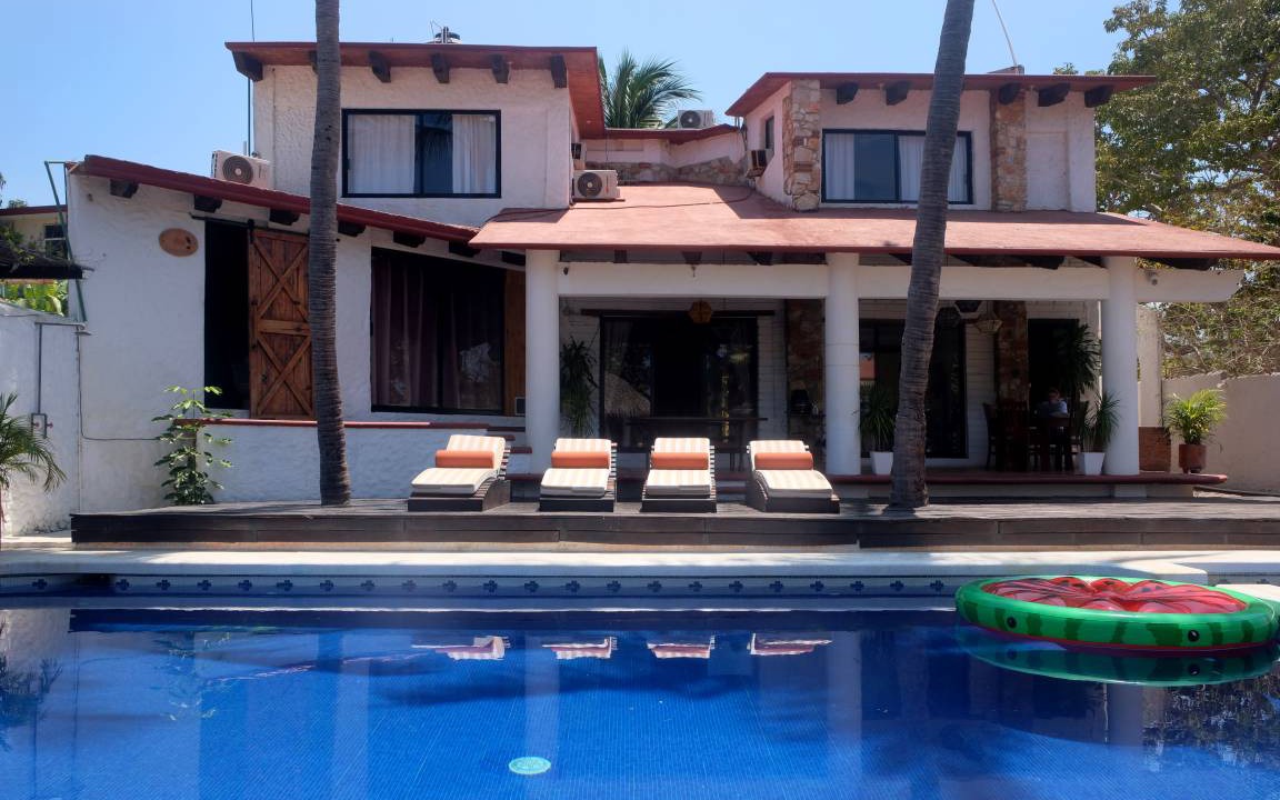 Brisas de Zicatela House | Motel ∙ 8 guests
