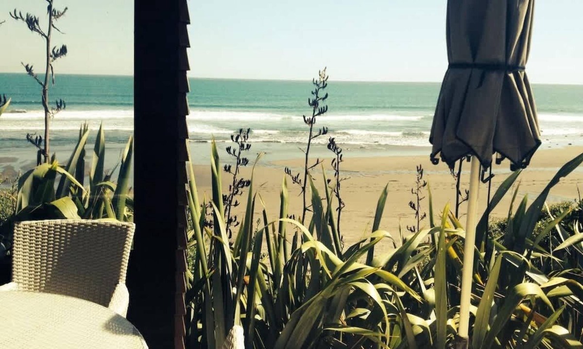 Oakura Villa | Oakura Beach Waterfront Cottage Escape