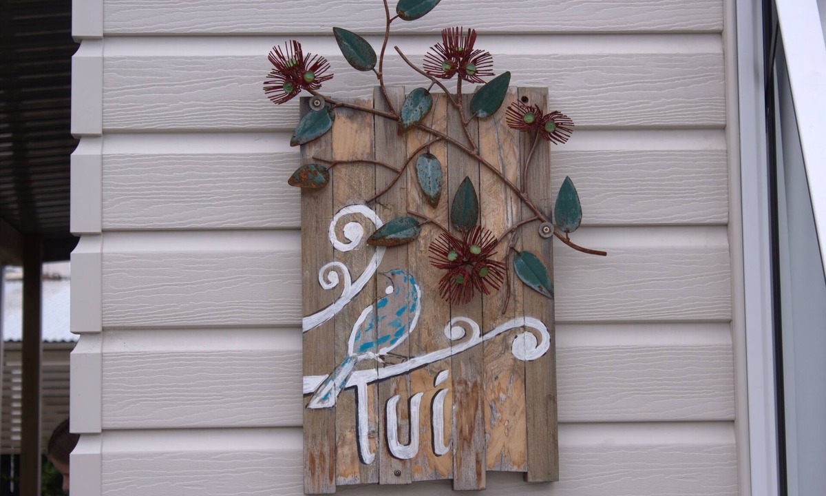 Orewa Cabin | Orewa Kiwi Cabins - Tui