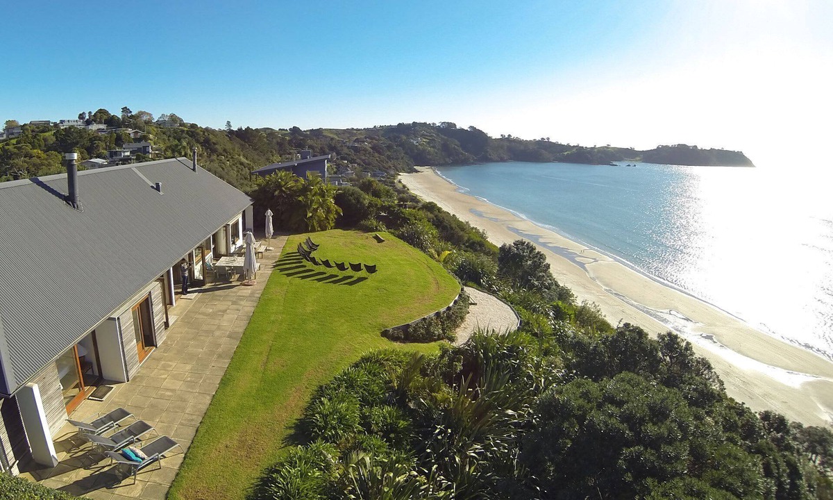 Onetangi House | Pah Road Estate Summa