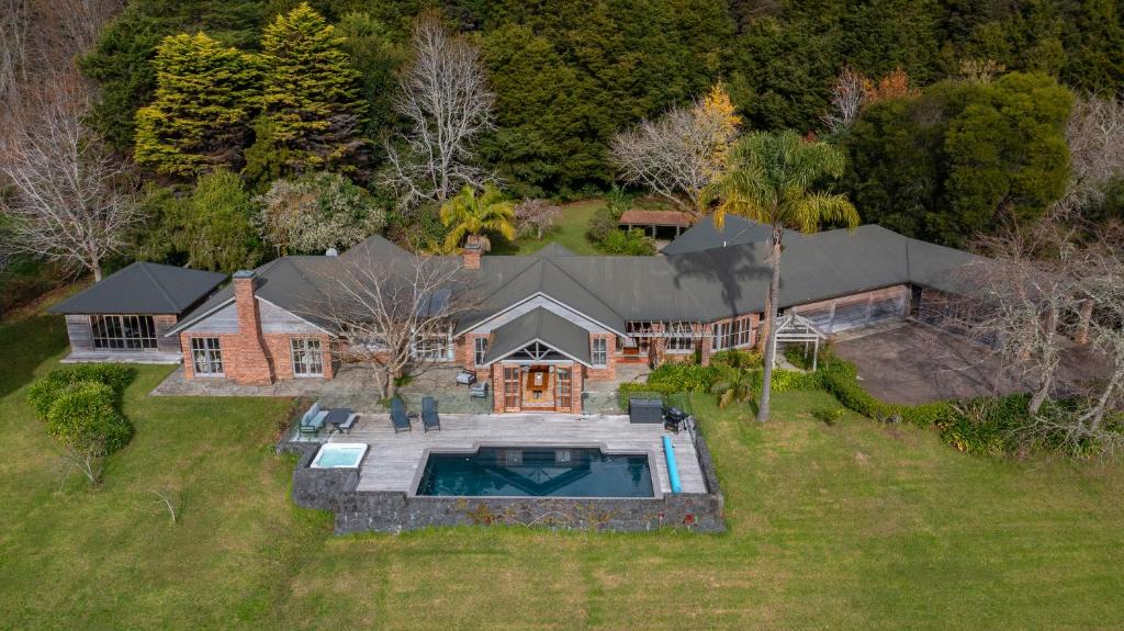 Matakana Villa | Peace-Realm Retreat