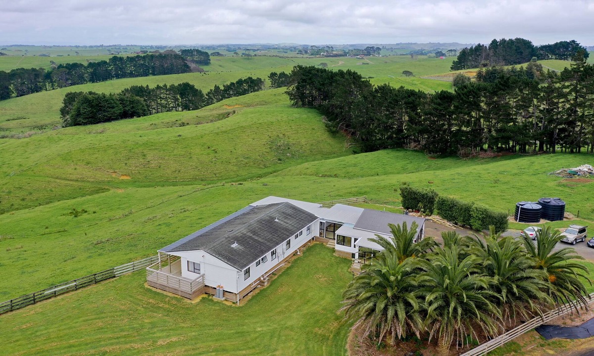Awhitu Apartment | Peaceful location with many beaches and walks around