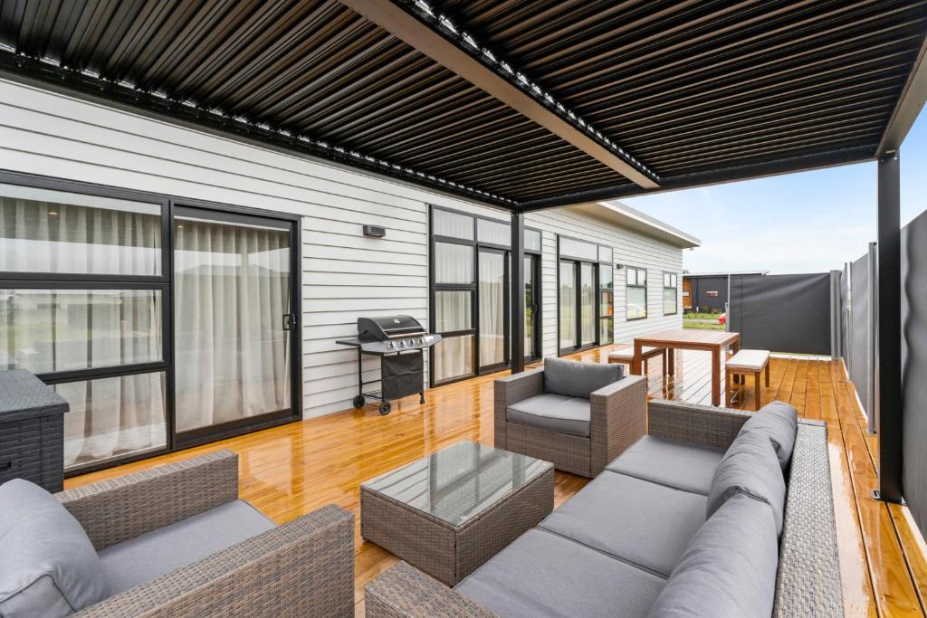 Martinborough House | Pride of Pinot - Martinborough Holiday Home