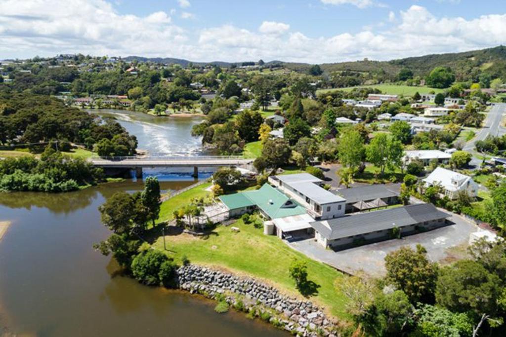 Haruru Hotel | Riverside Lodge Paihia
