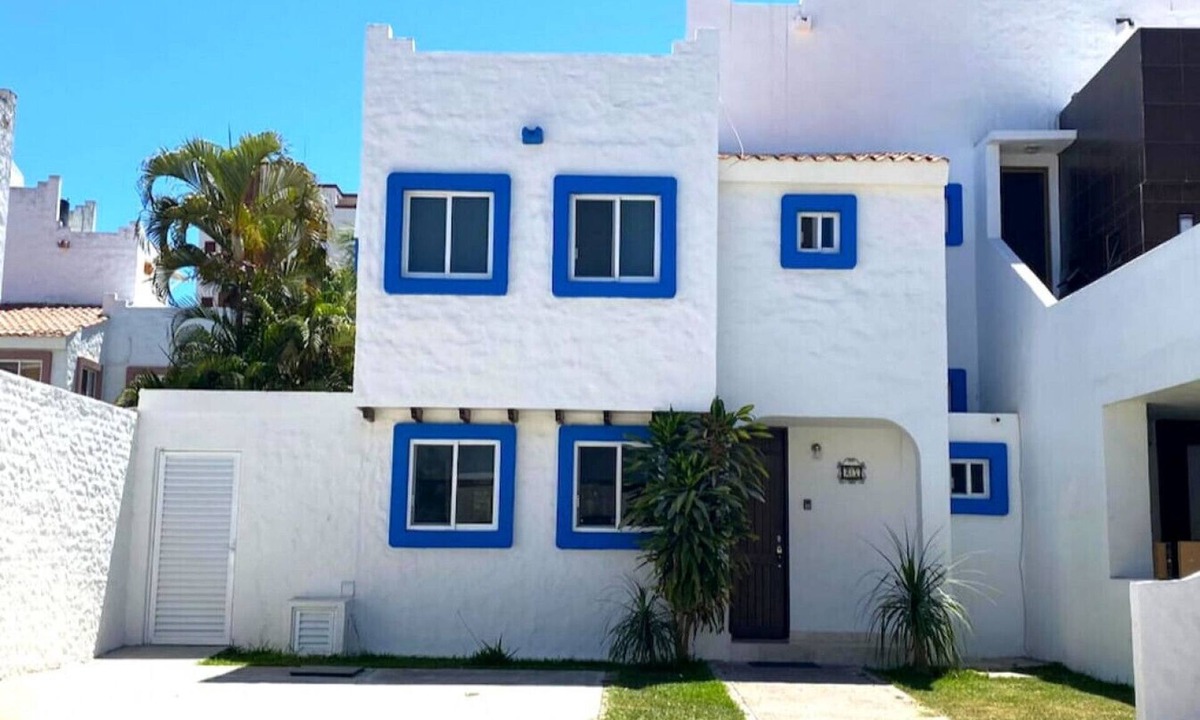 Quintas del Mar House | Sin imagentnCasa en Quintas del Mar con acceso a la playa