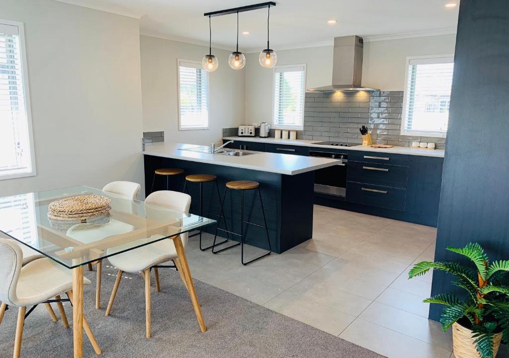 Hastings House | Stunning Modern Retreat