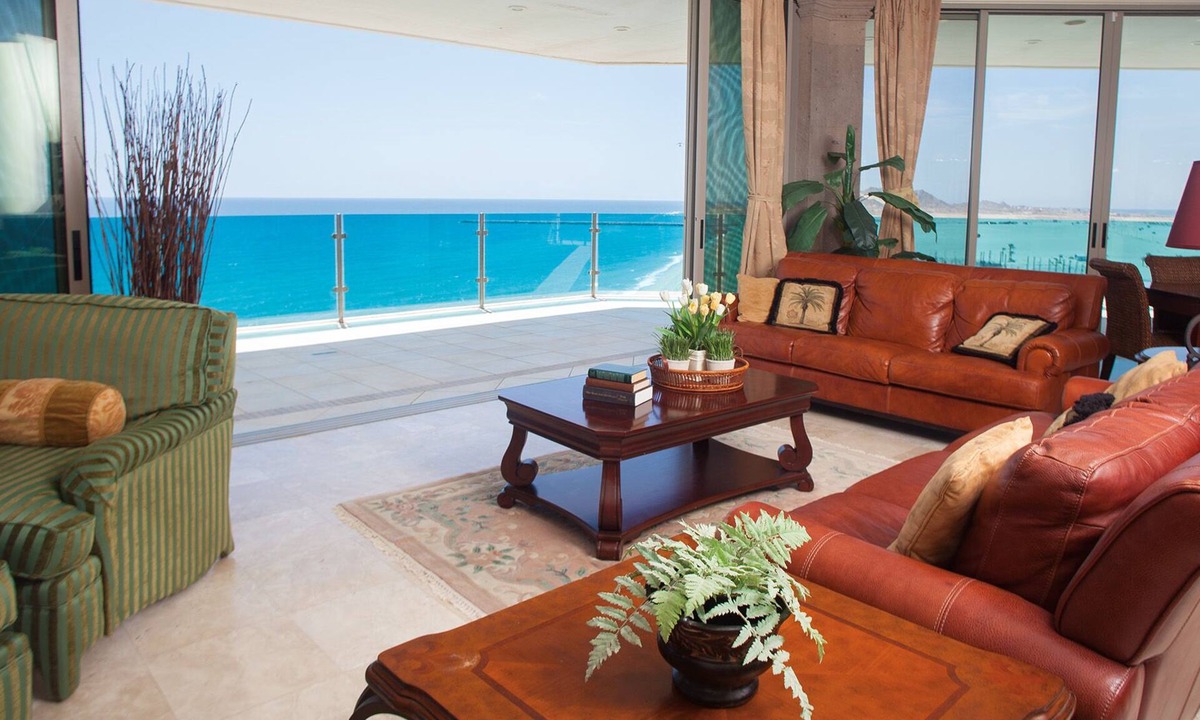 Sandy Beach Condo | Stunning Penthouse on the Water Jacuzzi Grill END UNIT Amazing Views