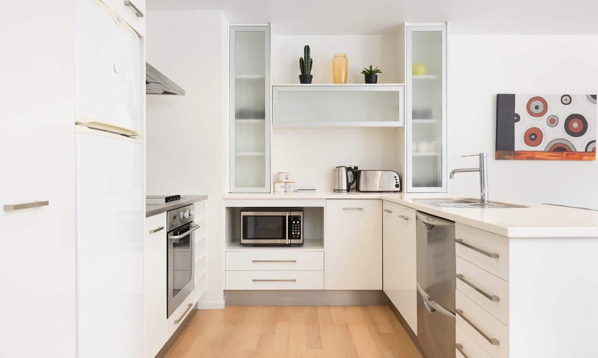 Mount Maunganui Apartment | Sunny & Spacious, Downtown Mount, Beach & Pool