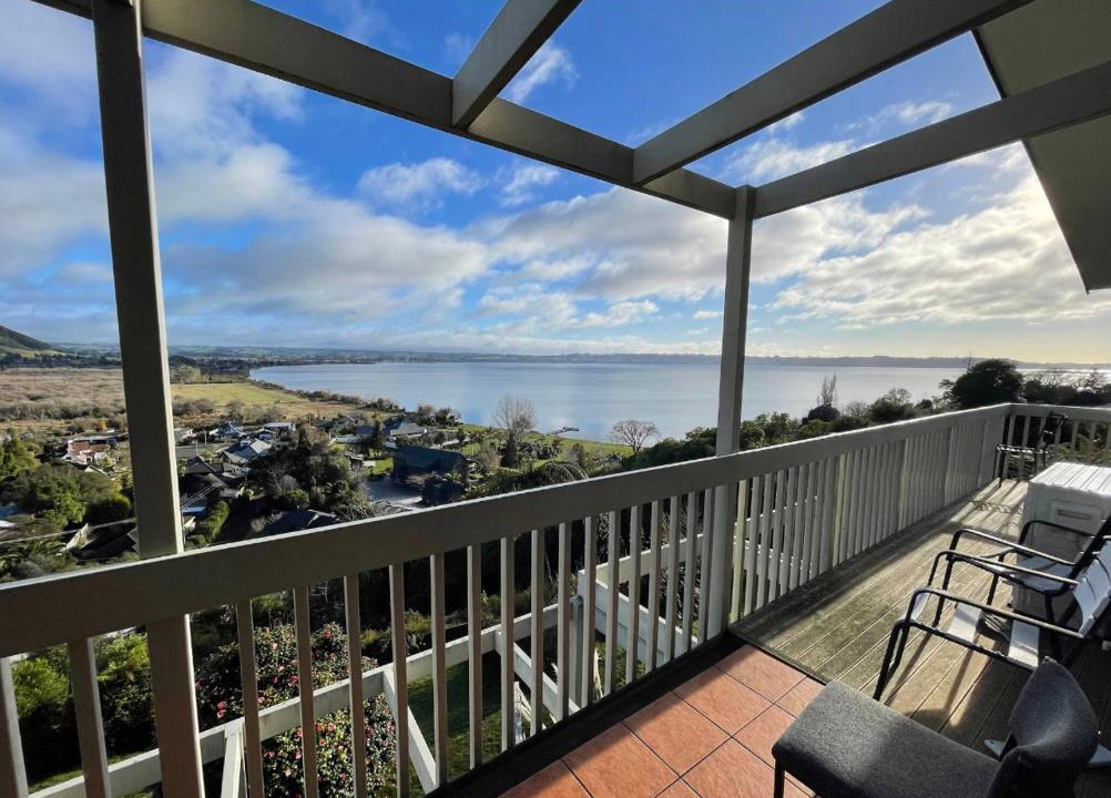 Kawaha Point Apartment | Sunshine Holiday House