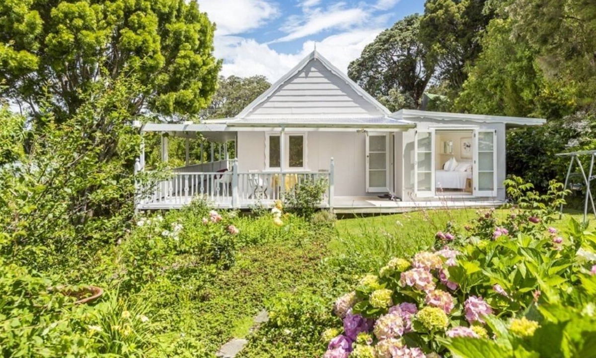 Mahurangi House | Te Kapa Cottage, 3 bedroom.