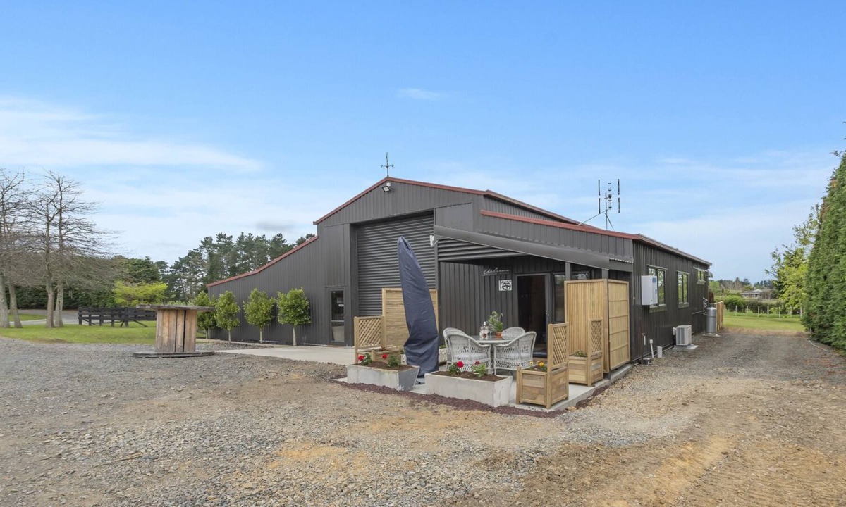 Karaka House | The Barn – Karaka Farm Stay