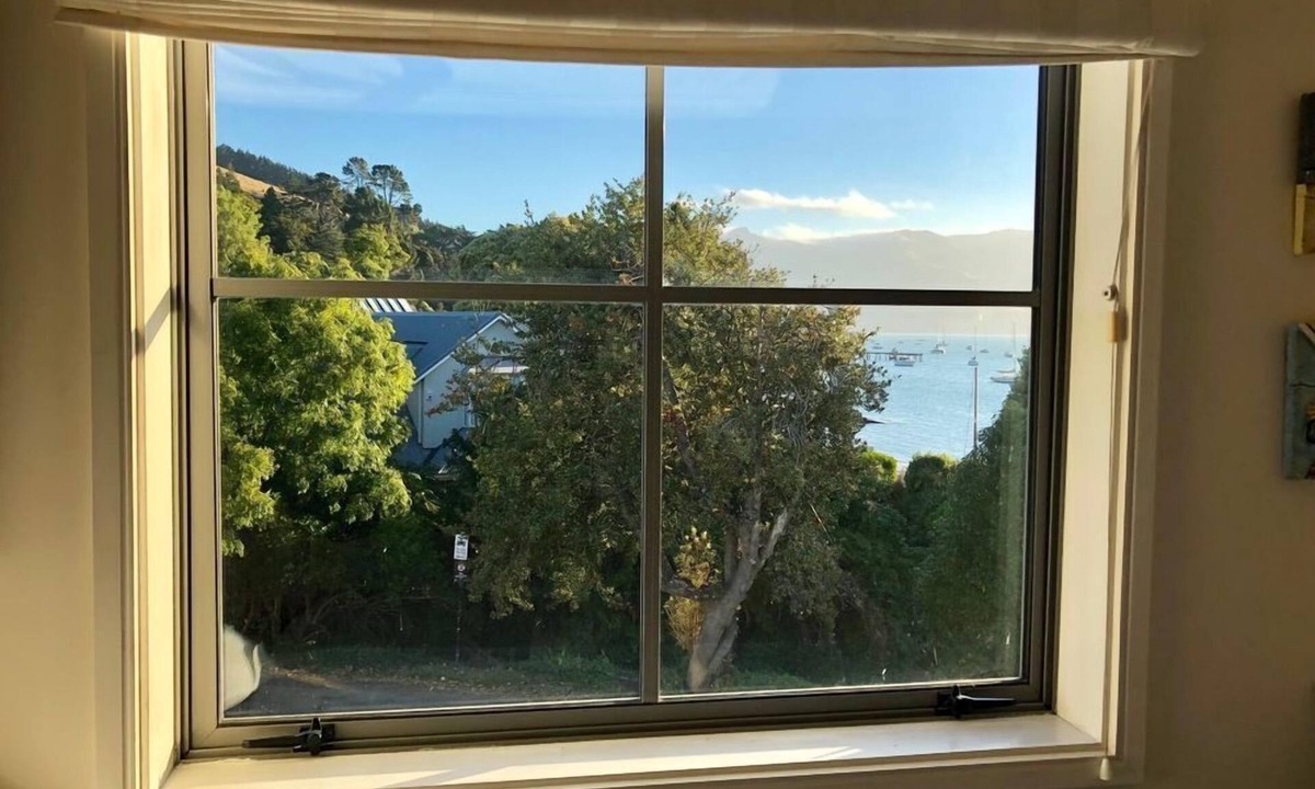 Akaroa Apartment | The Bruce Waterfront Apartments by AVI