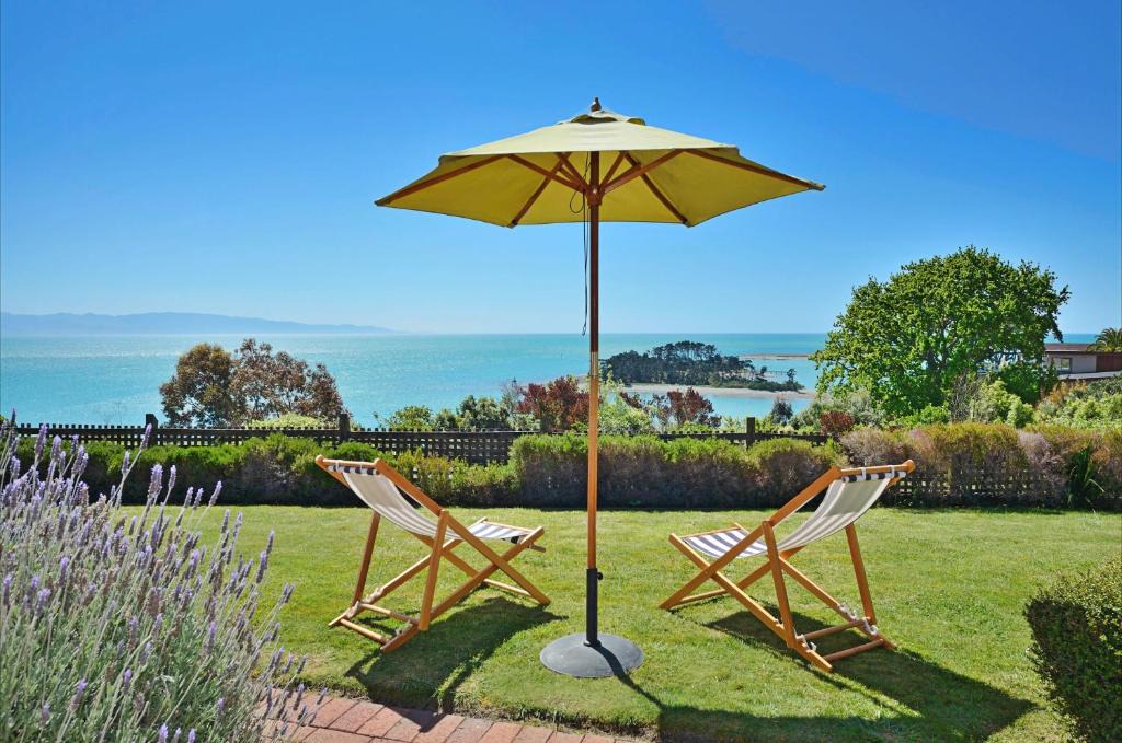 Britannia Heights House | The Cliffs - Nelson Waterfront Home
