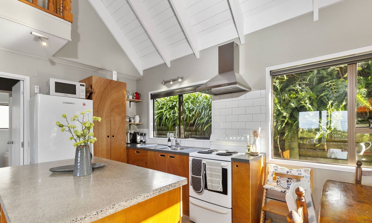 Snells Beach Cottage | The Cottage - Snells Beach Holiday Home