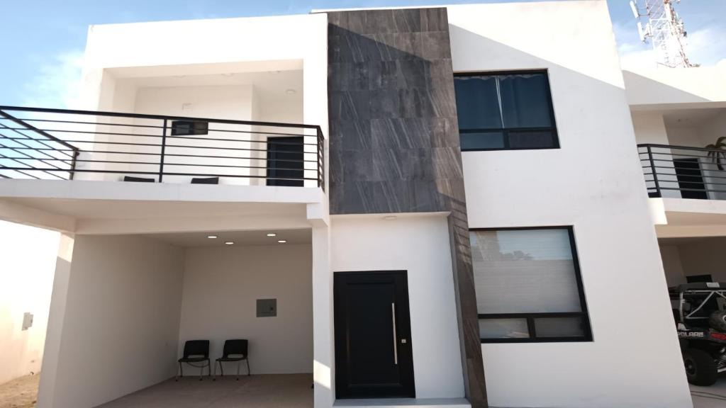 Ferrocarrilera Apartment | Town Condo Casamar 2 by Kivoya