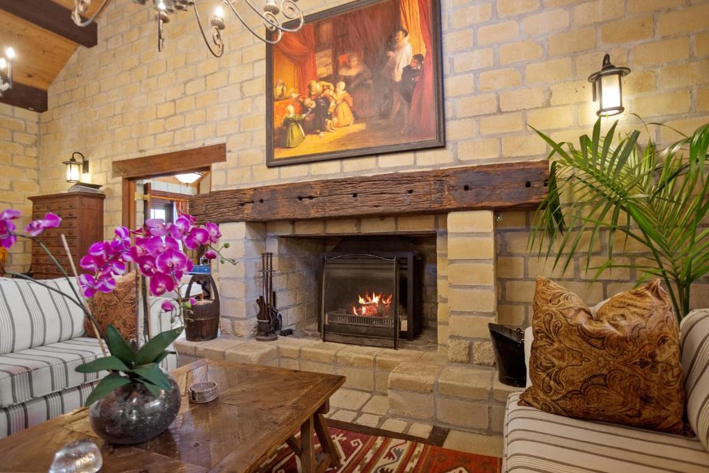 Katikati House | Villa Casa Maria Luxury Tuscan Villa