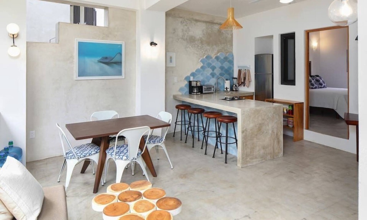 Villa Dorado | North End