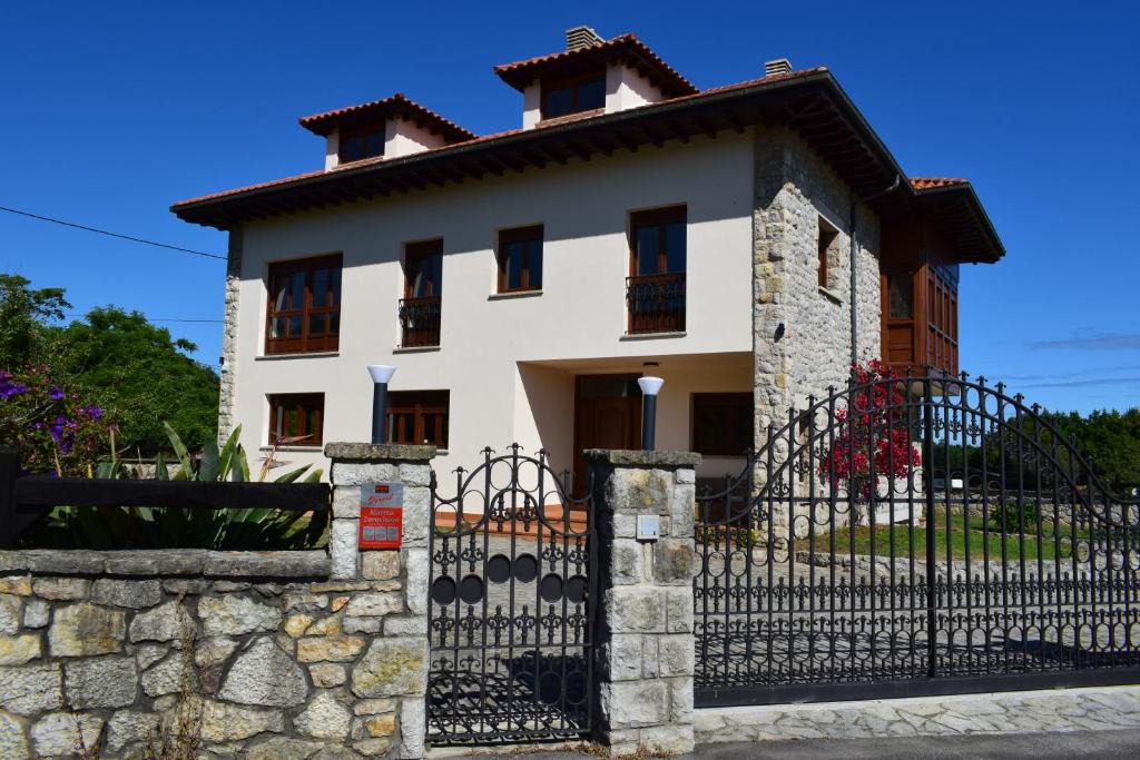 Naves Villa | Villa El Martín