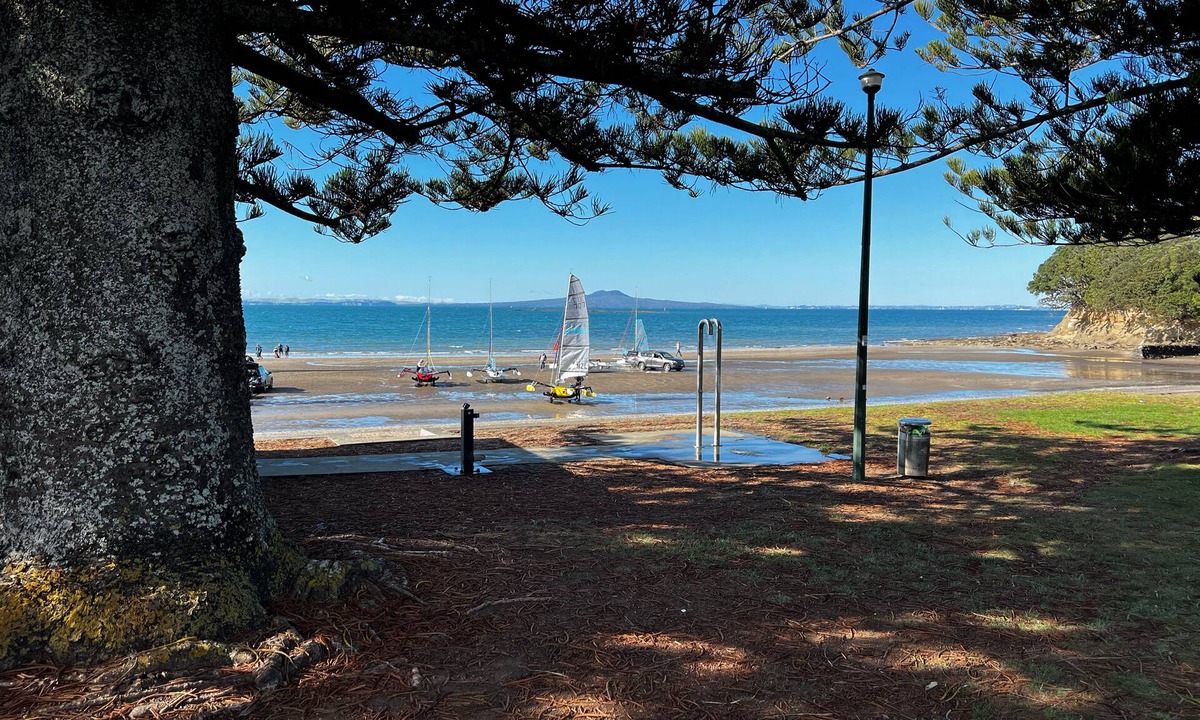 Torbay Apartment | Waiake Beach Apartments
