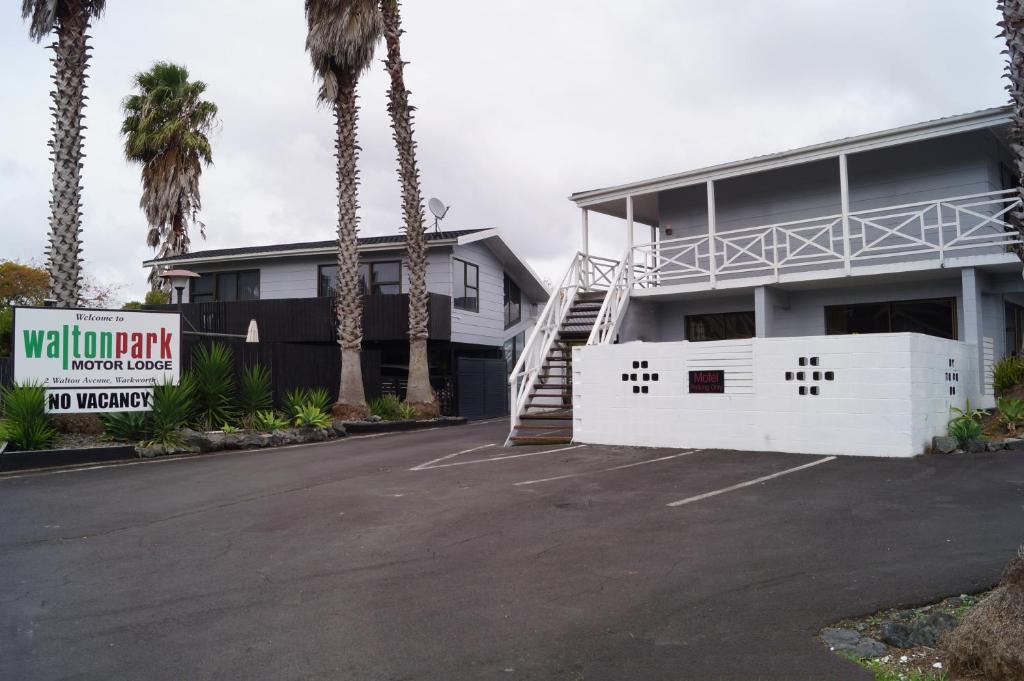 Warkworth Hotel | Walton Park Motor Lodge