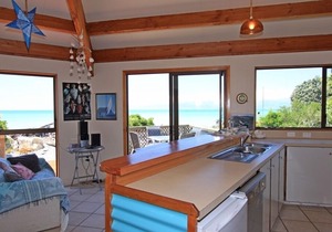 Absolute Beachfront Ruby Bay - Spectacular Views, step straight on to the beach