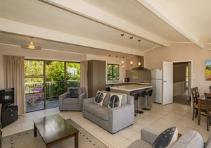 At Cathedral Cove - Hahei Holiday Home