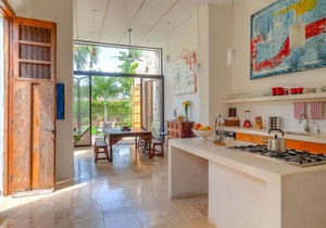 CasaBlanca Living 3 Bed, 3 Bath Modern, Colonial, Hacienda Syle, Luxury Rental