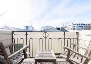 CBD Spacious 3 Storey Terrace House with Courtyard