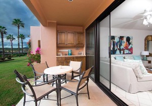 Christmas & New Years Beachfront! Beautiful 2 Bed Condo With Awesome Views!