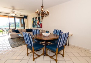 Christmas & New Years Beachfront! Beautiful 2 Bed Condo With Awesome Views!