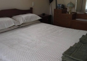 Close to beaches, cafes and popular golf course.