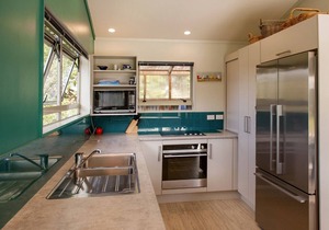 Coro Beach Haven - Hahei Holiday Home