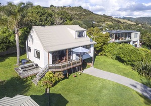 Fantastic Family Holiday Home with Breathtaking Views over Hot Water Beach