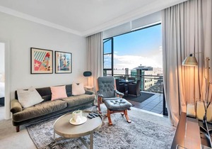 Gorgeous 2BR in Heart of City Free Parking