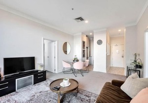 Gorgeous 2BR in Heart of City Free Parking