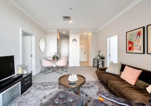 Gorgeous 2BR in Heart of City Free Parking