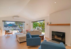 Hot Water Bach - Hot Water Beach Holiday Home